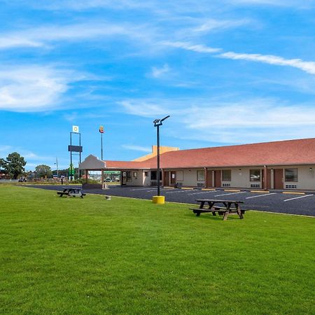 Econo Lodge Cornersville Exterior photo
