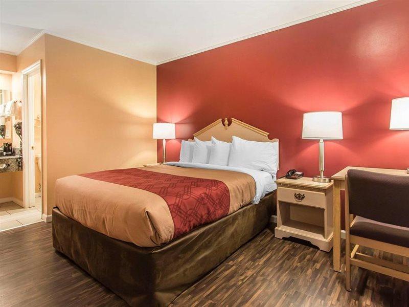 Econo Lodge Cornersville Exterior photo