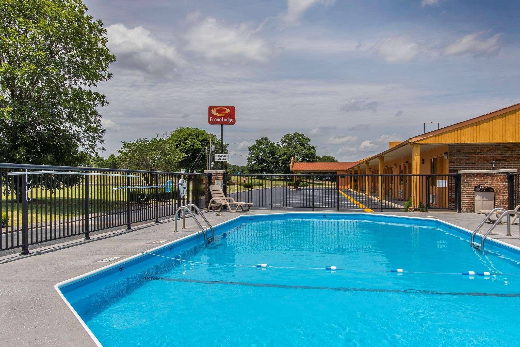 Econo Lodge Cornersville Exterior photo