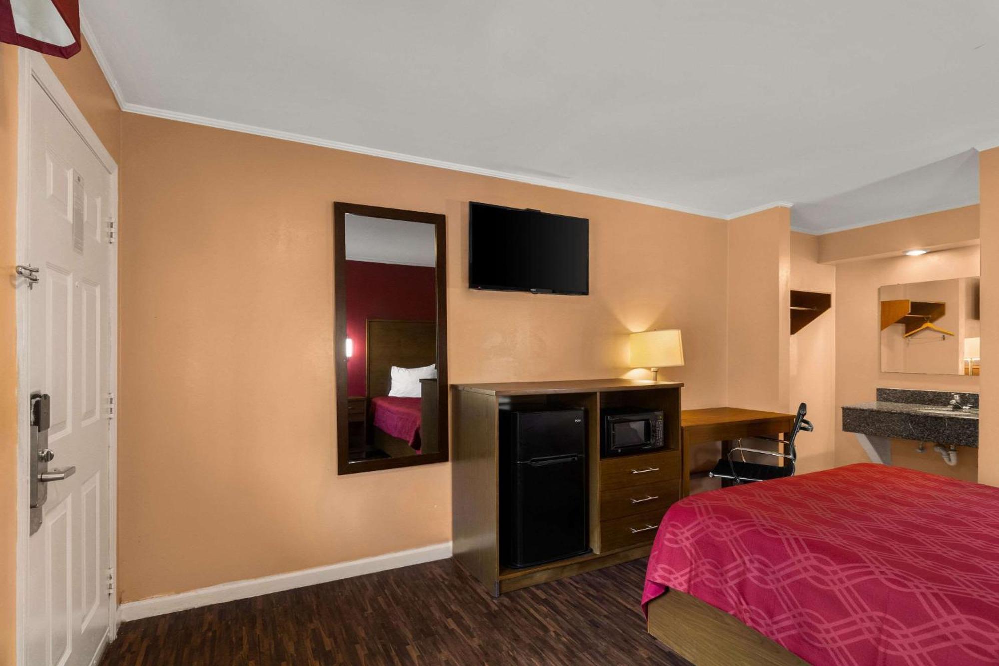Econo Lodge Cornersville Exterior photo