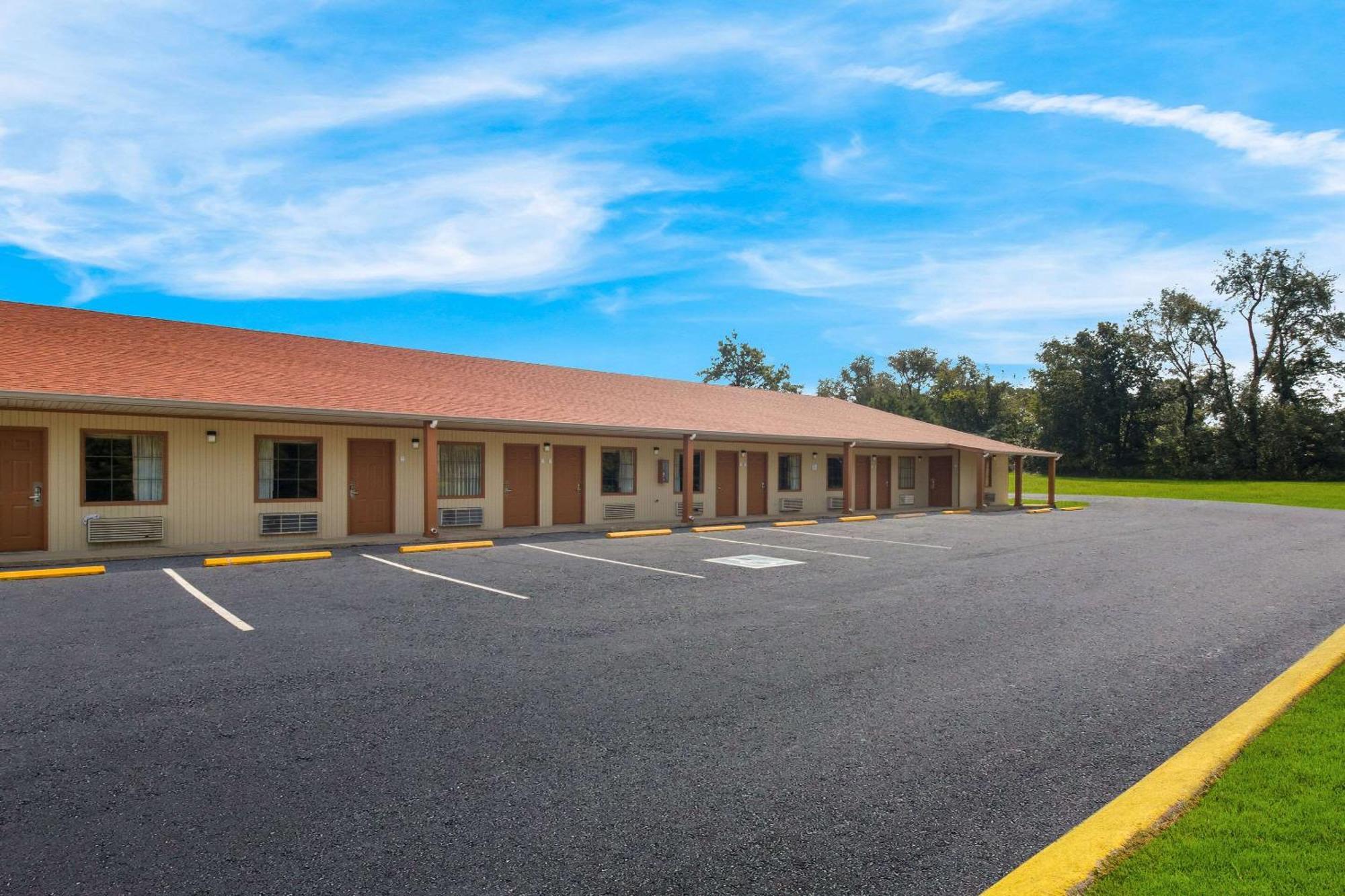 Econo Lodge Cornersville Exterior photo
