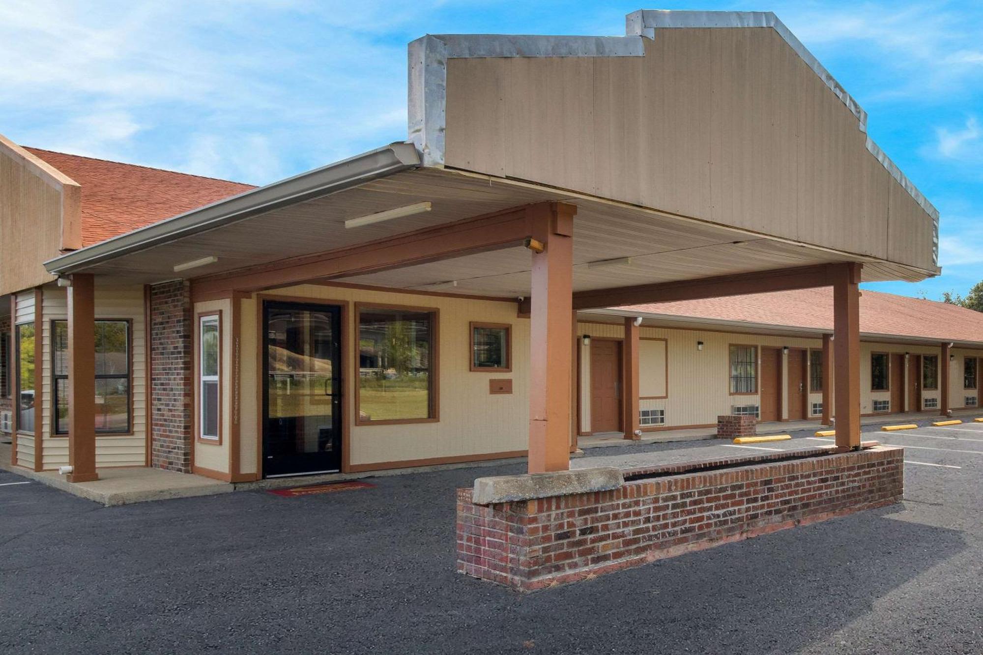 Econo Lodge Cornersville Exterior photo