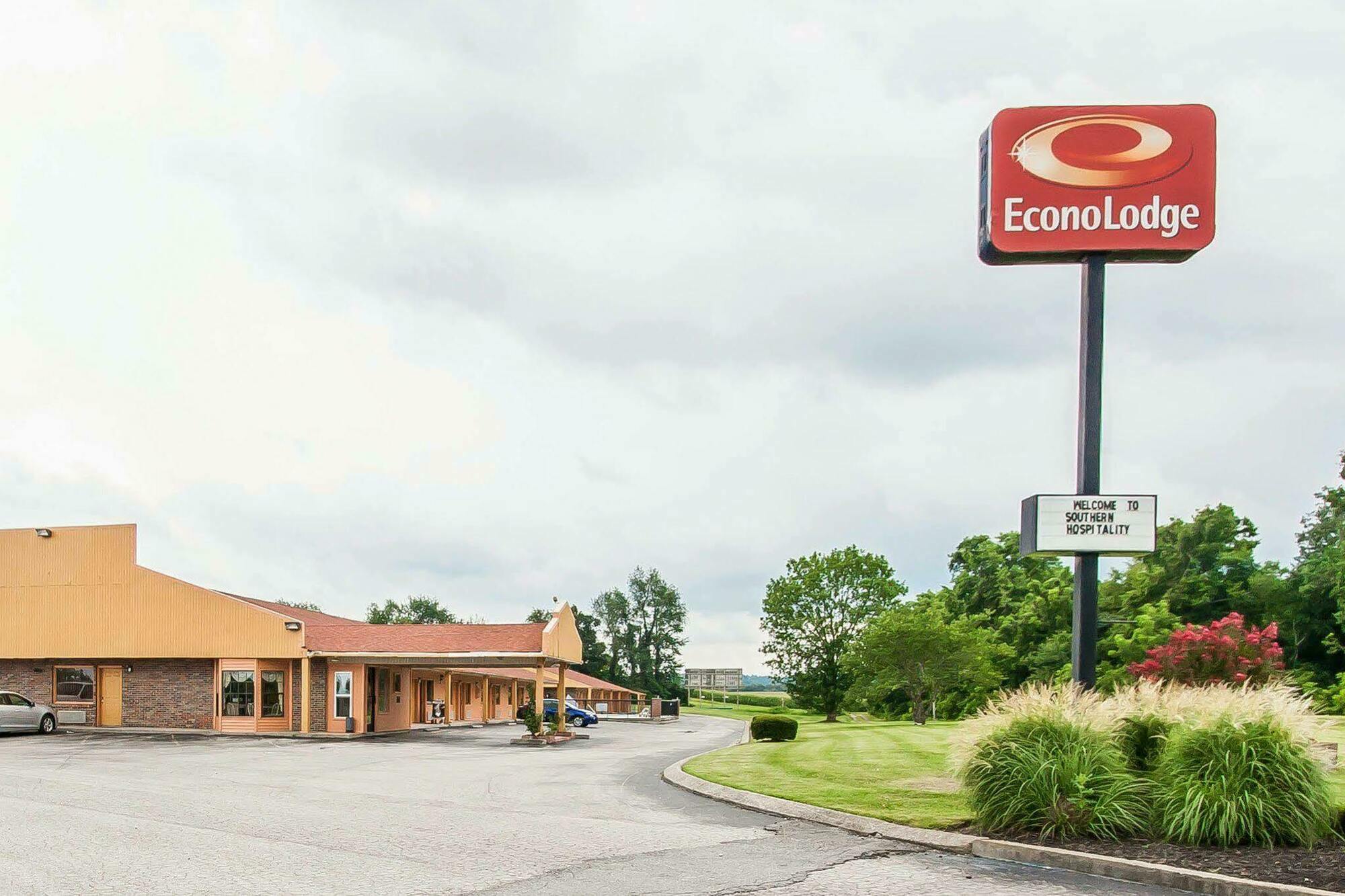 Econo Lodge Cornersville Exterior photo